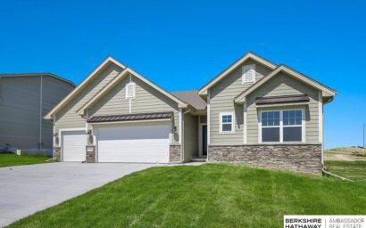10210 S 110th Avenue, Papillion NE 68046