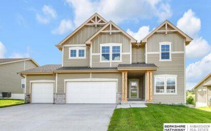 10206 S 110th Avenue, Papillion NE 68046