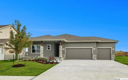 18469 Palisades Drive, Omaha NE 68136