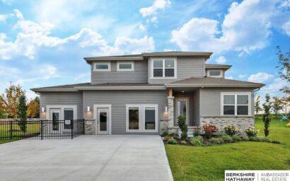 10518 S 113th Street, Papillion NE 68046