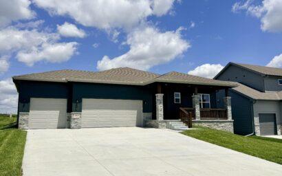 18410 Palisades Drive, Omaha NE 68136